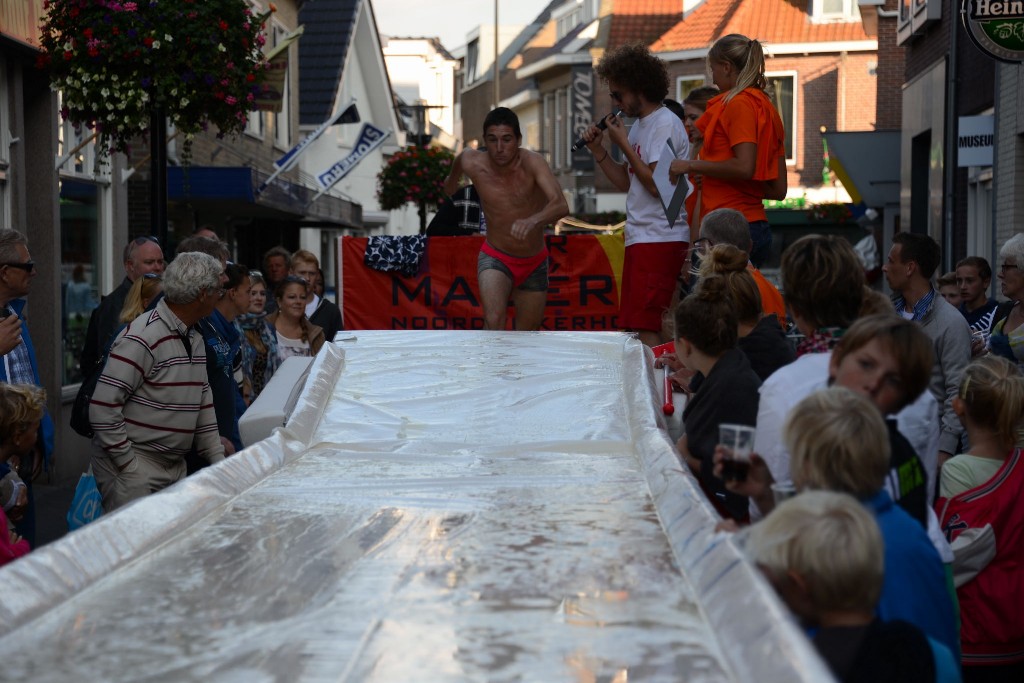 ../Images/Donderdag kermis 253.jpg